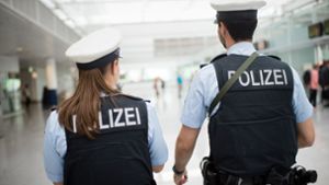 Die Polizei hat in einem Festzelt auf dem Stuttgarter Frühlingsfest zwei 18-Jährige festgenommen (Symbolbild). Foto: dpa