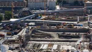 Die Baustelle am Hauptbahnhof ist in vollem Gange – der Streit um die Finanzierung auch Foto: dpa
