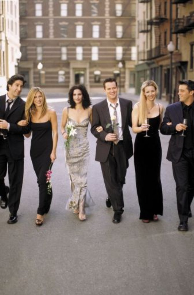 In der Serie Friends spielten Jennifer Aniston (2.v.l.) und Courteney Cox-Arquette (3.v.l.) jahrelang die besten Freundinnen.