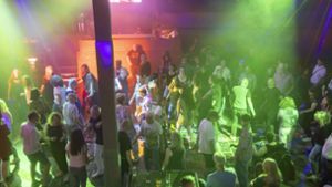 Bei der Wir-waren-Disco-Party  füllt sich die Tanzfläche gleich von Beginn an. Foto: engelhard-photography-/ENGELHARD