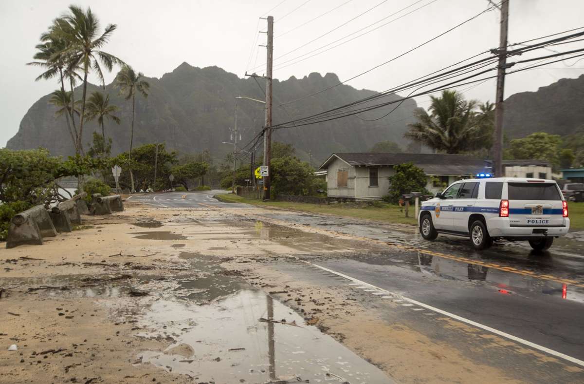 Mit Windgeschwindigkeiten von 140 km/h zog Hurrikan „Douglas“ an den Hawaii-Inseln vorbei. Foto: AP/Eugene Tanner