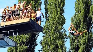 Vom 11. bis zum 14. Juli wird im Inselbad Untertürkheim das Springen vom Zehn-Meter-Turm nicht immer möglich sein. Foto: dpa