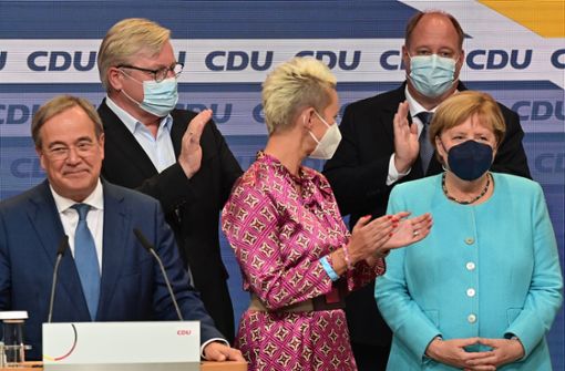 Mit ihrem Spitzenkandidaten Armin Laschet (links) hat die CDU 2021 in allen Wahlkreisen weniger Zweitstimmenanteile geholt als unter Angela Merkel (rechts). Foto: dpa/Peter Kneffel