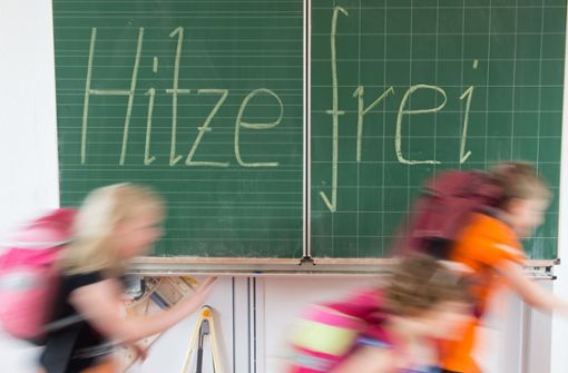 Die Schulen entscheiden selbst, wie sie Hitzetage gestalten. Foto: Sebastian Kahnert/dpa