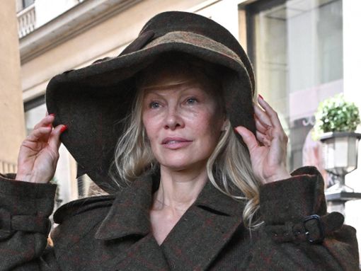 Pamela Anderson zeigte sich bei der diesjährigen Fashion Week in Paris ohne Make-up. Foto: imago/ABACAPRESS