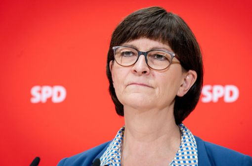 SPD-Chefin Esken ruft Kramp-Karrenbauer zum Durchgreifen auf. Foto: dpa/Kay Nietfeld