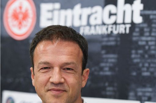 Fredi Bobic und die Frankfurter Eintracht: Es geht wieder aufwärts – rechtzeitig vor dem Pokal-Knüller in Gladbach. Foto: dpa