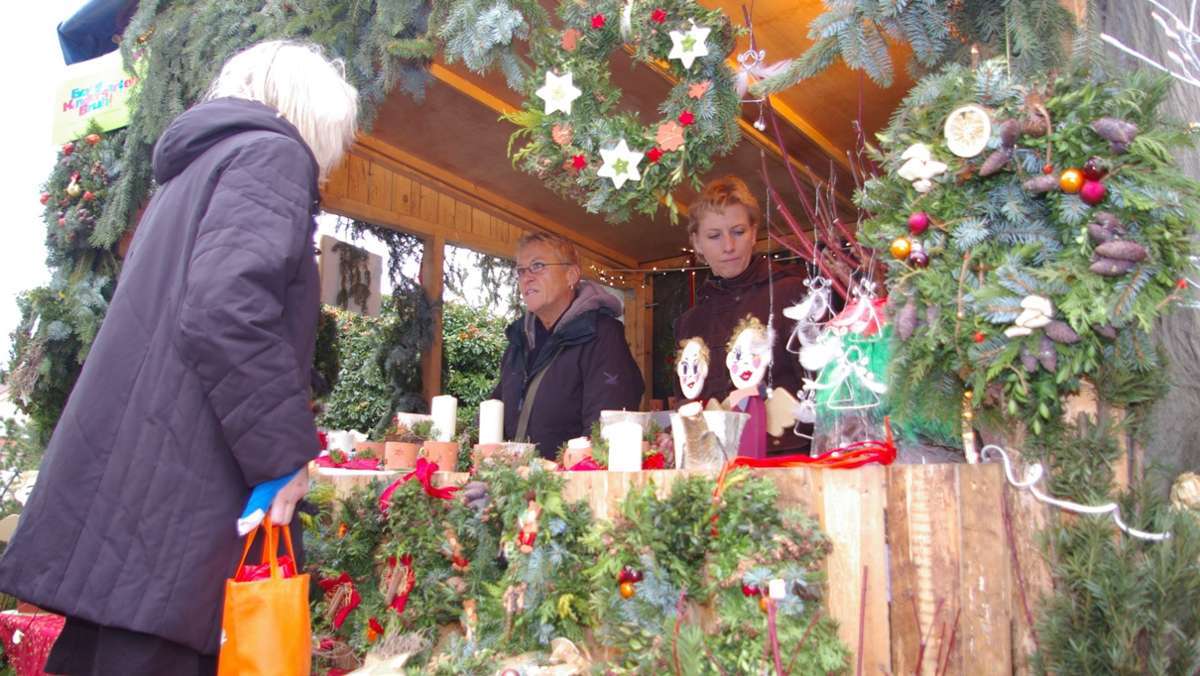 Weihnachtsmärkte in Musberg und Steinenbronn: Glühwein trinken, Stollen essen, Kinderchören lauschen