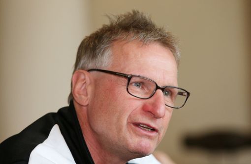 VfB-Sportchef Michael Reschke stellte sich im Trainingslager den Fragen der mitgereisten Journalisten. Foto: Pressefoto Baumann