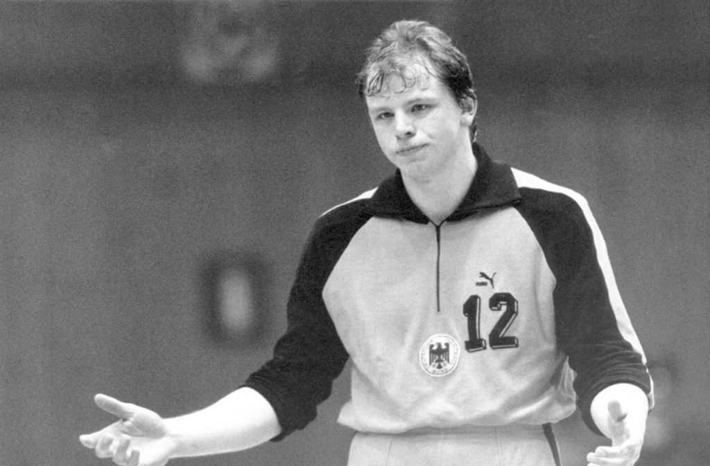 Michael Krieter (u.a. THW Kiel, geboren am 21. August 1963 in Northeim), genannt „Pumpe“, hat als Nationaltorhüter 95 Länderspiele bestritten, wurde mit dem THW Kiel viermal deutscher Meister.