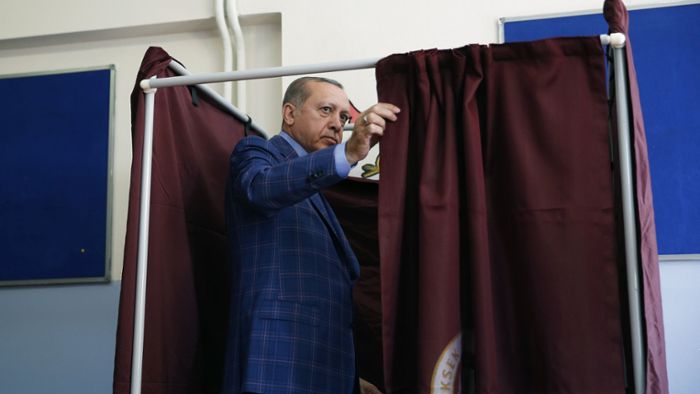 Wähler entscheiden über Erdogans Präsidialsystem