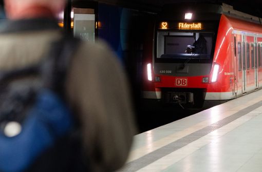 An der Station Feuersee endete die Fahrt einer S-Bahn aufgrund einer technischen Störung. Foto: Lichtgut/Christoph Schmidt