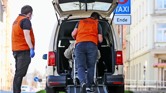Taxi-Fahrer klagen über massive Verluste