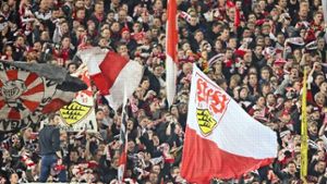 Drucketse im Stadion: Die Anreise zum VfB-Spiel in der Mercedes-Benz-Arena dürfte allerdings etwas beschwerlich werden Foto: Pressefoto Baumann