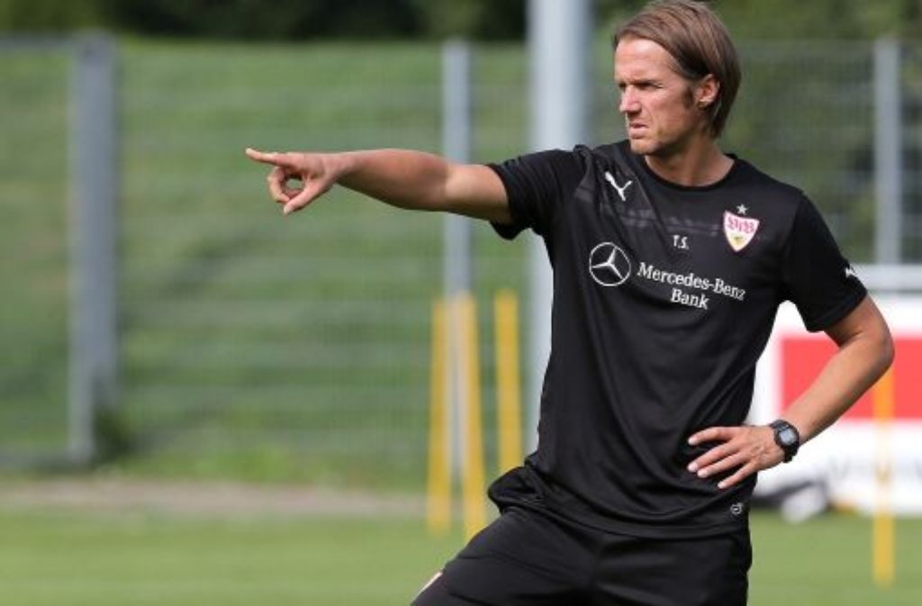 Thomas Schneider ist ein Urgestein des VfB Stuttgart: Seit 1983 ist er mit dem Verein eng verbunden – als neuer Cheftrainer soll er jetzt die Profis wieder auf Erfolgskurs bringen.
