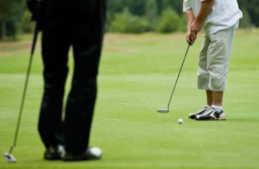Auch bei Golfplätzen spielt der Standort der Immobilie eine entscheidende Rolle. Je schöner die Anlagen, um so begehrter sind die Plätze bei den Spielern. Foto: Symbolbild AP