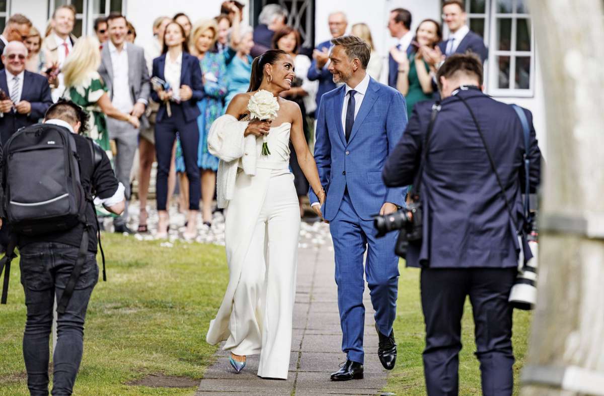 Bundesfinanzminister Christian Lindner und seine Lebensgefährtin Franca Lehfeldt haben auf Sylt standesamtlich geheiratet.