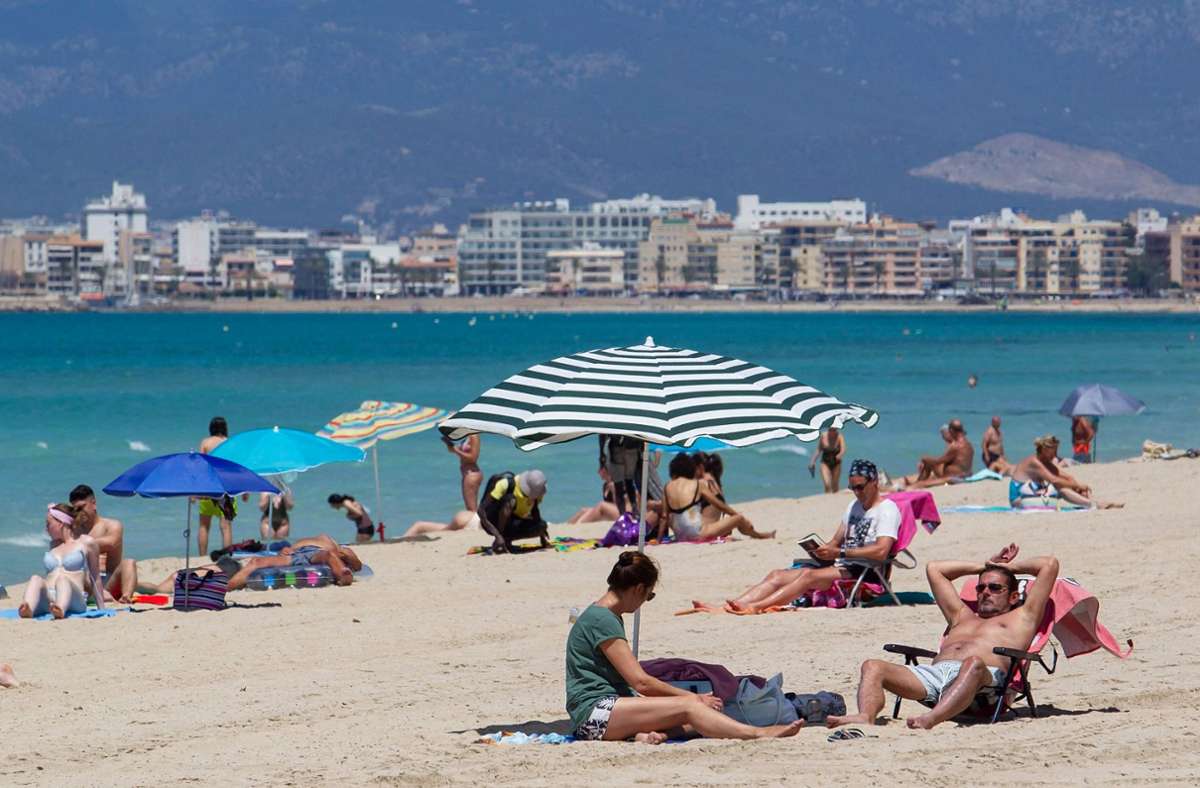 Derzeit würden vor allem Ferienziele gebucht, allen voran Mallorca. Foto: AFP/JAIME REINA