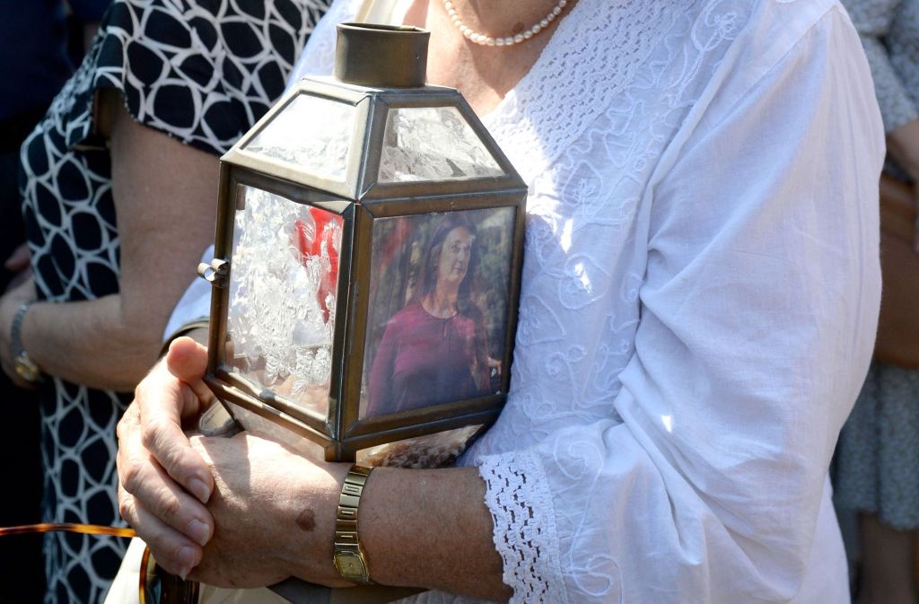 Menschen trauern um die ermordete Journalistin Daphne Caruana Galizia. Foto: AFP
