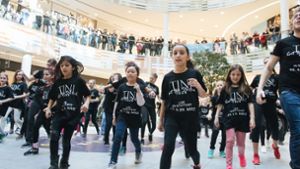 Fans tanzen für „Violetta“-Star „Tini“  im Milaneo