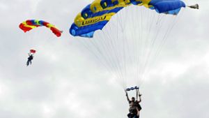 Fallschirmsprunglehrer stürzt ab