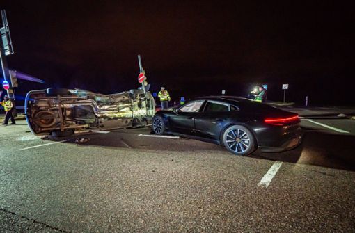 Unfall mit einem Porsche bei Möglingen. Foto: 7aktuell.de/Alexander Hald/7aktuell.de | Alexander Hald