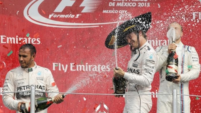 Rosberg gewinnt vor Hamilton