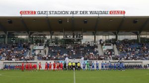 In der dritten WFV-Pokal-Runde im vergangenen September tauschten die Kickers und  die TuS Metzingen das Heimrecht – und spielten im Gazi-Stadion. Foto: Baumann