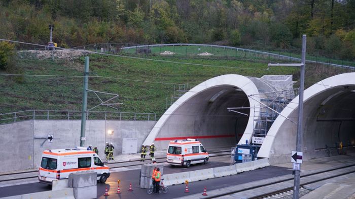 500 Einsatzkräfte üben Zugevakuierung im neuen Bahntunnel