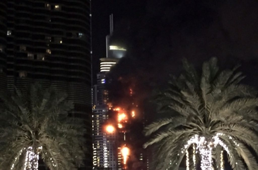 In einem Hochhaus in Dubai hat es kurz vor dem Jahreswechsel gebrannt.