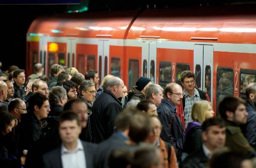 S-Bahn-Fahrer in Stuttgart und der Region mussten am Samstag teilweise viel Geduld mitbringen. Foto: dpa