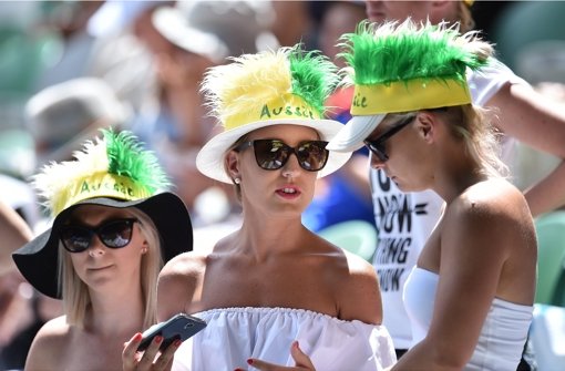 Bei den Australian Open sind die Fans traditionellerweise besonders auffallend gekleidet. Foto: dpa