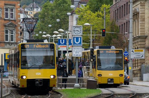 Mehr Landesbedienstete sollen mit der Stadtbahn oder mit dem Bus zur Arbeit fahren. Foto: dpa