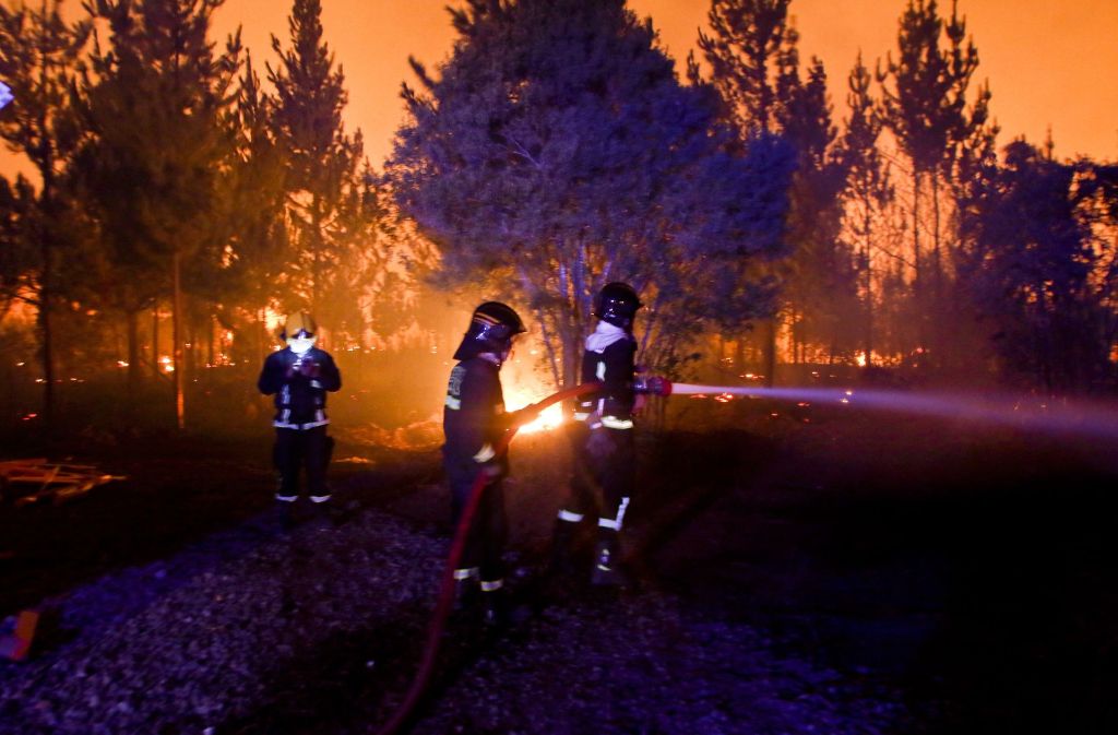 Die anhaltenden Waldbrände in Chile haben jetzt die Ortschaft Parral schwer getroffen.