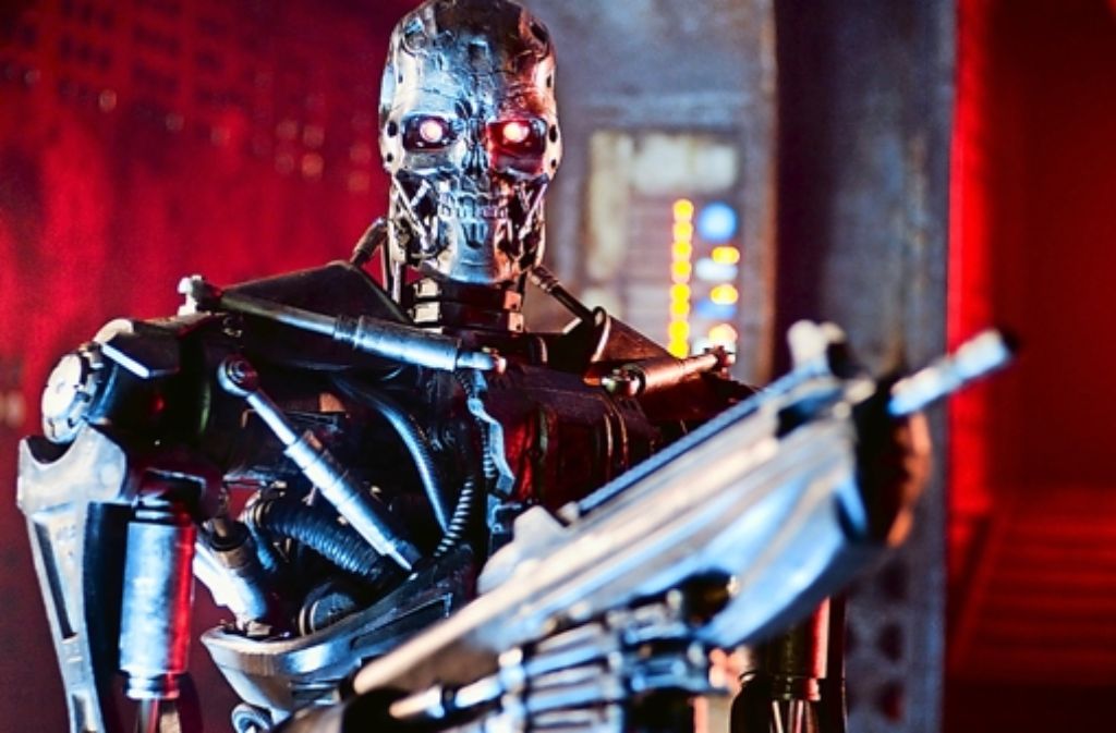 T-800  aus  den ‚Terminator“-Filmen“: Eine emotionslose Killermaschine  mit lebendem Gewebe über dem stählernen Skelett. Foto: AP/Sony Pictures Foto:  