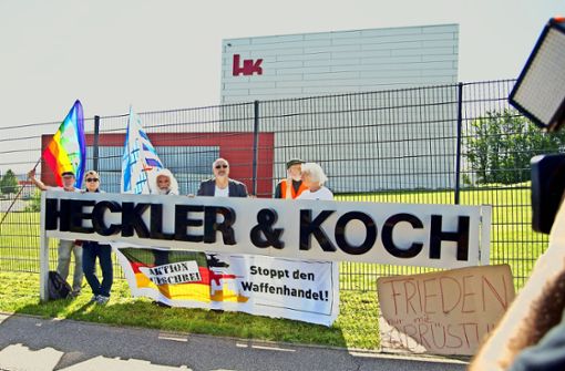 Erst am Pfingstmontag ist vor Heckler & Kochs Firmenzentrale demonstriert worden. Foto: dpa