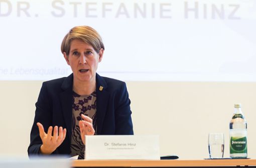 Landespolizeipräsidentin Stefanie Hinz sieht keine Schuld bei sich. (Archivbild) Foto: dpa/Philipp von Ditfurth