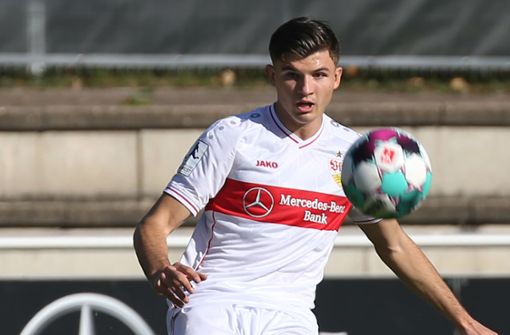 Kam in der Dreierkette des VfB II zum Einsatz: Der 19-jährige Innenverteidiger Antonis Aidonis. Foto: Baumann