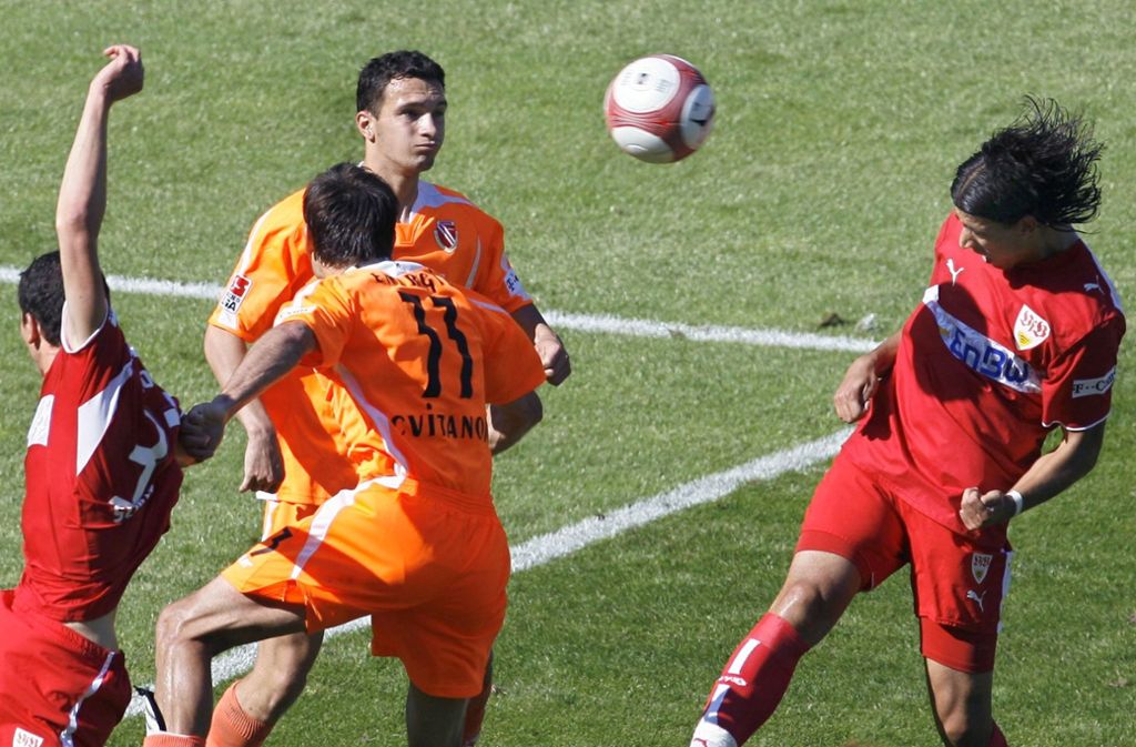 Mit Wucht: Sami Khedira (rechts) köpft 2007 den viel umjubelten Siegtreffer zum 2:1 für den VfB und sichert dem Verein die fünfte deutsche Meisterschaft.