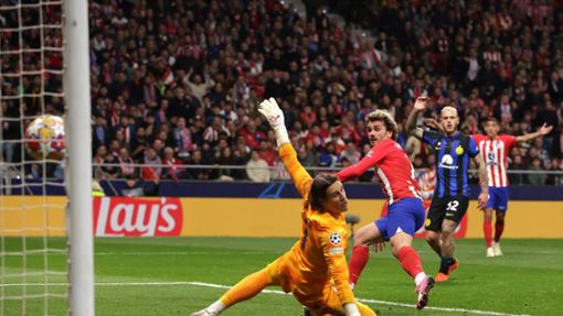 Antoine Griezmann (M) von Atletico Madrid erzielte den zwischenzeitlichen Ausgleich zum 1:1. Foto: Jonathan Moscrop/CSM via ZUMA Press Wire/dpa