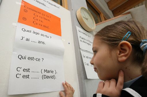 Grundschüler sollen erst in der dritten Klasse mit Englisch oder Französisch anfangen. Foto: dpa