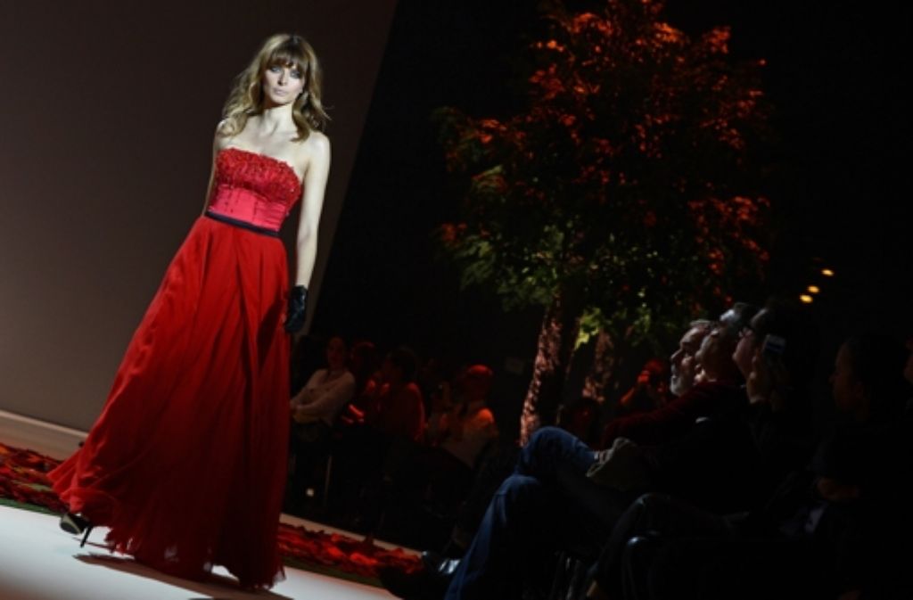 Topmodel Eva Padberg präsentiert bei der Stylnite eine Kreation des Designers Michael Michalsky.