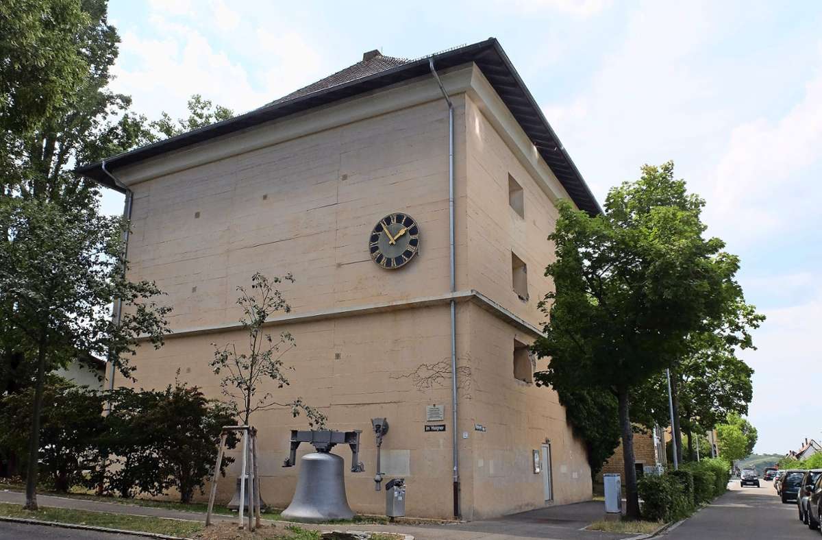 Im Turmuhrenmagazin in Steinhaldenfeld steht die Zentraluhr der Stadt Stuttgart seit 1981 als Dauerleihgabe.
