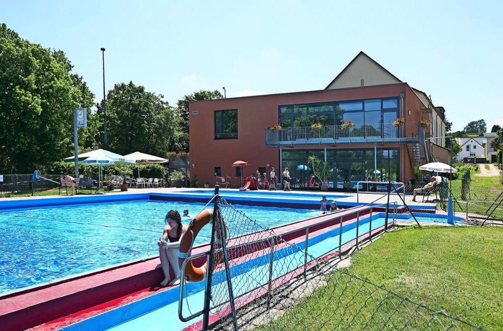 Schwimmen In Stuttgart Freibadstart Schon Frher