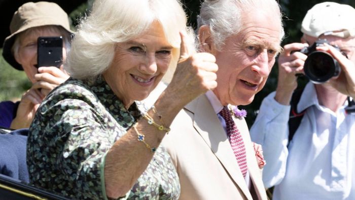 Letzter Auftritt vor Sommerurlaub: König Charles besucht Blumenschau