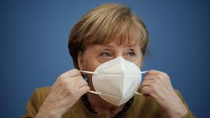 Es seien in Deutschland Schwachstellen und Stärken sichtbar geworden, sagte Angela Merkel am Dienstag beim Online-Treffen des Weltwirtschaftsforums (Archivbild). Foto: AFP/MICHAEL KAPPELER