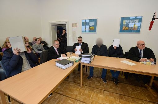 In Bremervörde ist der Hauptangeklagte im sogenannten „Gaffer-Prozess“ zu vier Monaten Haft ohne Bewährung verurteilt worden. Foto: dpa