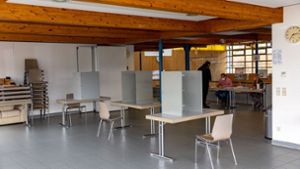 Wählen unter Pandemie-Bedingungen: Wie schon bei der Bürgermeisterwahl im Herbst 2020 dient das Foyer der Wiesengrundhalle als Wahllokal Foto: EIBNER/DROFITSCH/EIBNER/DROFITSCH