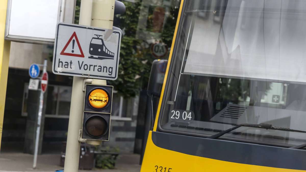 Stuttgart: Hoher Schaden bei zwei Stadtbahnunfällen