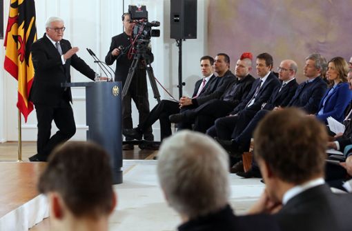 Bundespräsident Steinmeier bei der Diskussion über „Fake News“ in Schloss Bellevue Foto: dpa